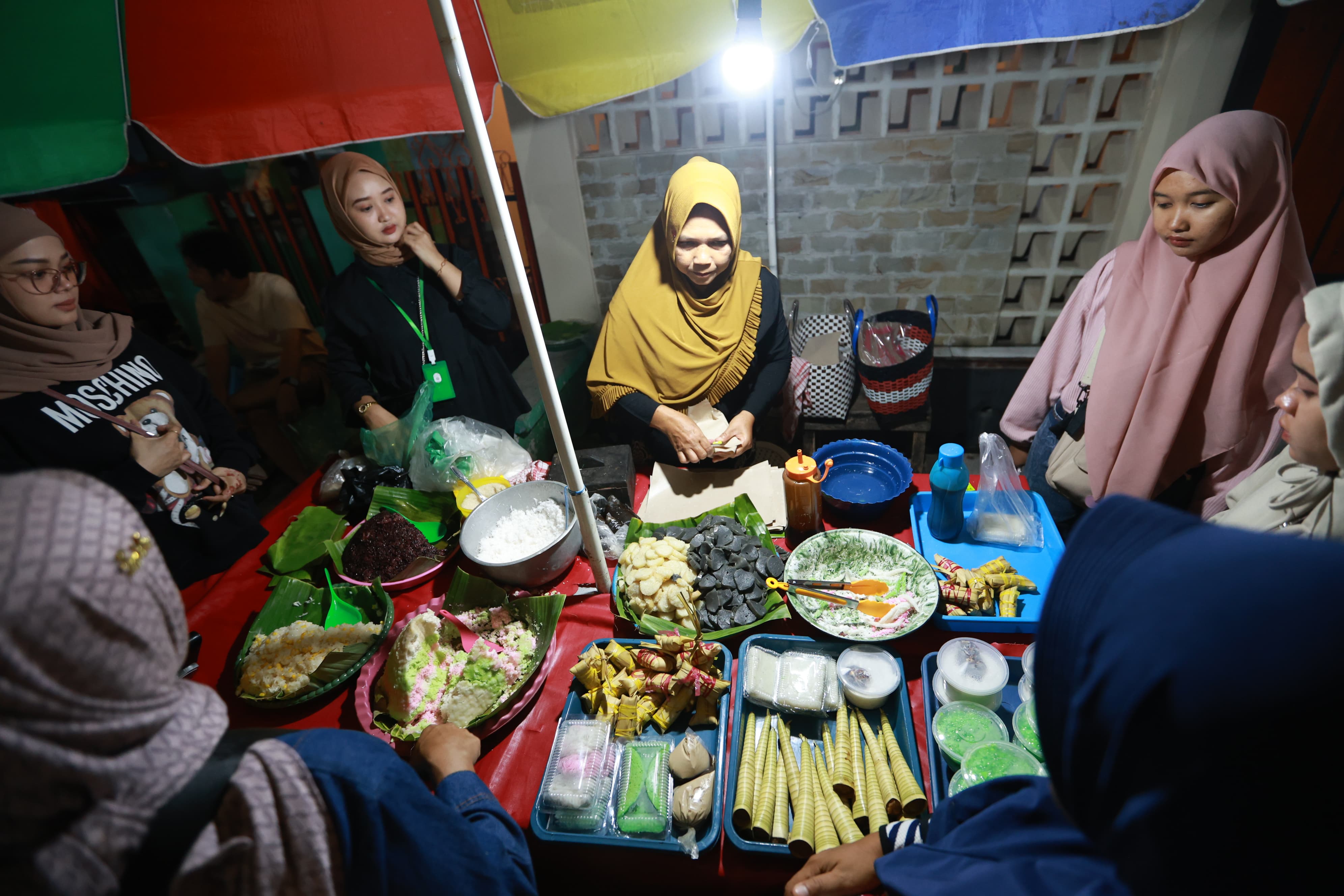 Wisatawan Mancanegara Puji Hidangan Khas Bazar Banyuwangi