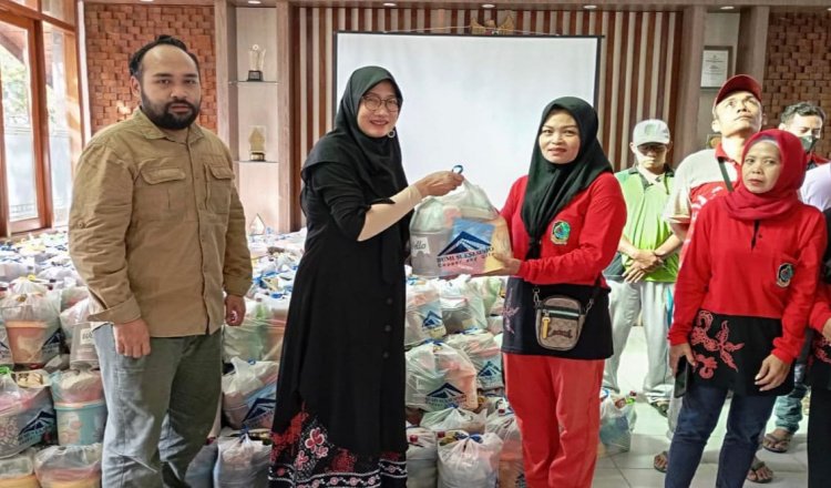 Ratusan THL Dinas Lingkungan Hidup Banyuwangi Dapat Bingkisan Lebaran dari PT BSI
