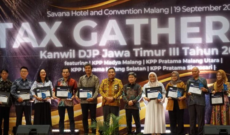 PT Bumi Suksesindo Raih Penghargaan Pajak dari DJP Jawa Timur III