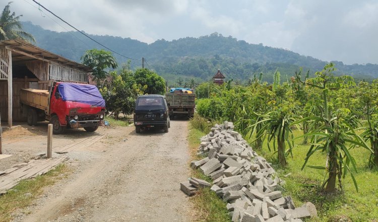 Dampak Investasi PT BSI: Belasan Kilometer Jalan di Pesanggaran Diperbaiki