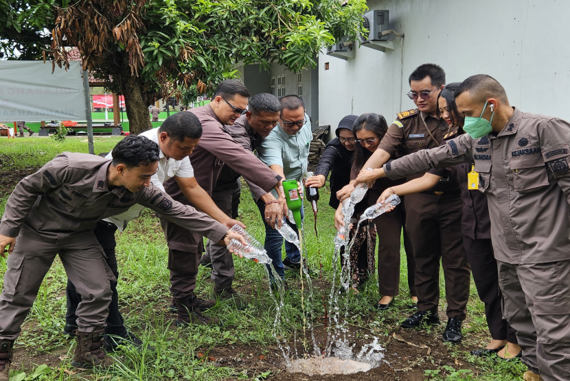 Penegakan Hukum: Kejari Banyuwangi Hancurkan Barang Bukti Inkracht