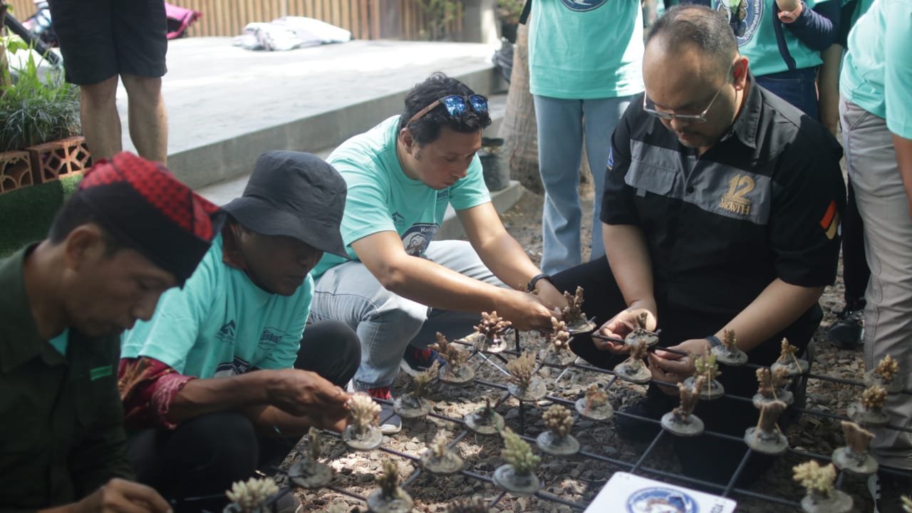PT BSI Dukung Konservasi Laut Banyuwangi dengan Transplantasi Terumbu Karang