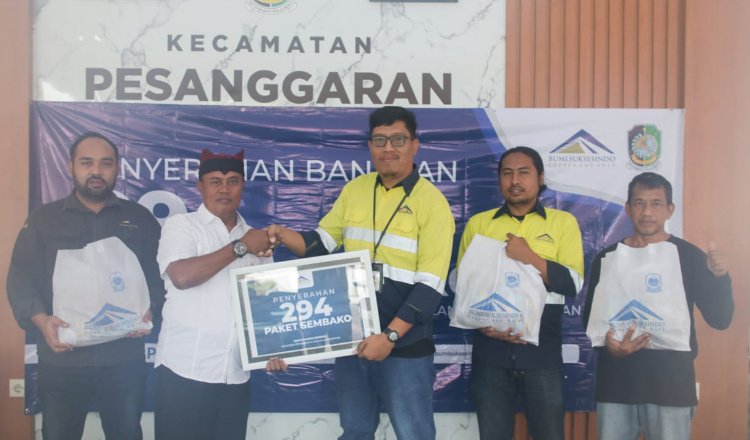 PT Bumi Suksesindo Salurkan Bantuan Sembako untuk Lansia, Dukung Gerakan Banyuwangi Berbagi